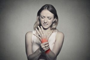 A Beautiful Woman Have wrist Pain