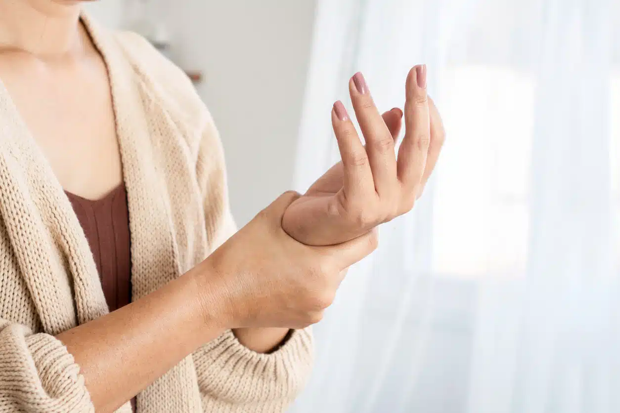 Hand joint pain relief exercises online