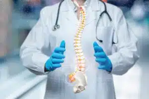 A neurosurgeon explains the concept of diagnosis and treatment of degenerative diseases of the spine.